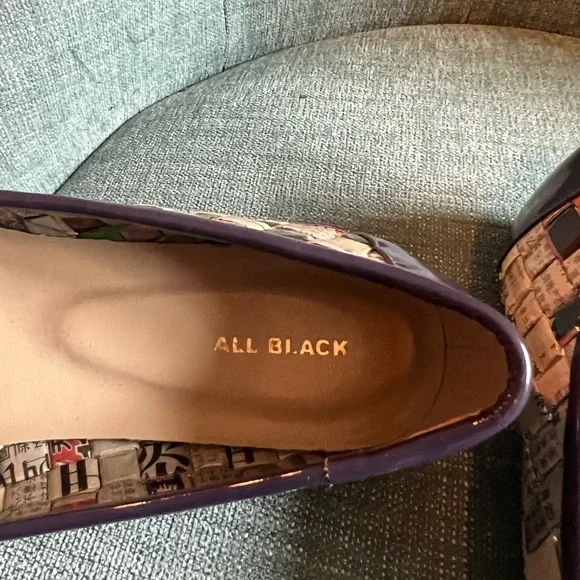 Wingtip flats made of recycled Asian newspaper. - Picture 4 of 5